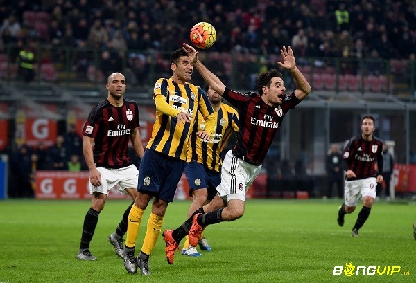 Nhận định trận đấu - soi kèo AC Milan vs Verona - 17/10/2021