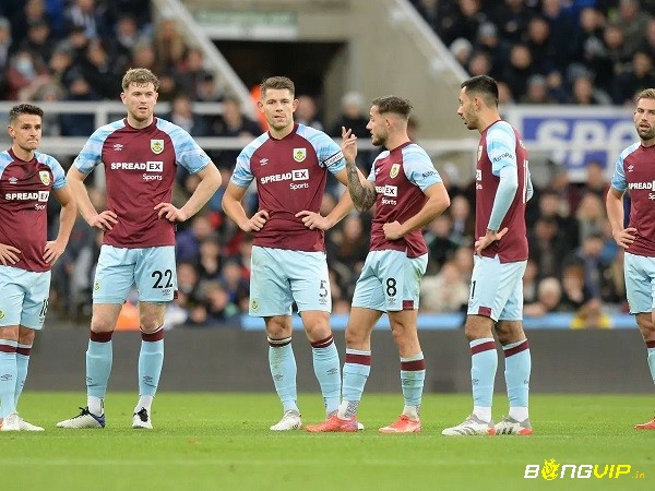 Burnley đang hướng đến một kết quả có lợi ở lượt trận mở màn