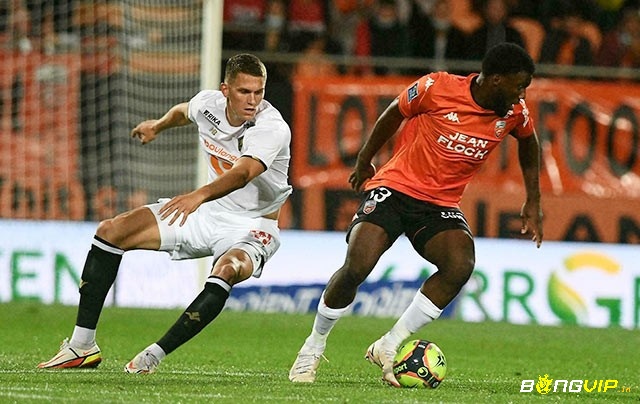 Soi kèo Lorient vs Lille từ cao thủ