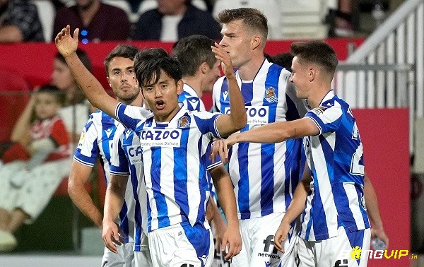 Real Sociedad đã bị loại ở vòng đấu loại trực tiếp tại Europa League