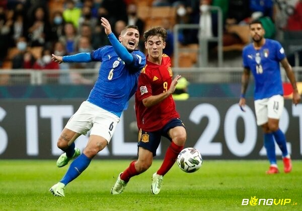 Tây Ban Nha đánh bại Italia với tỉ số 2-1 ở vòng bảng