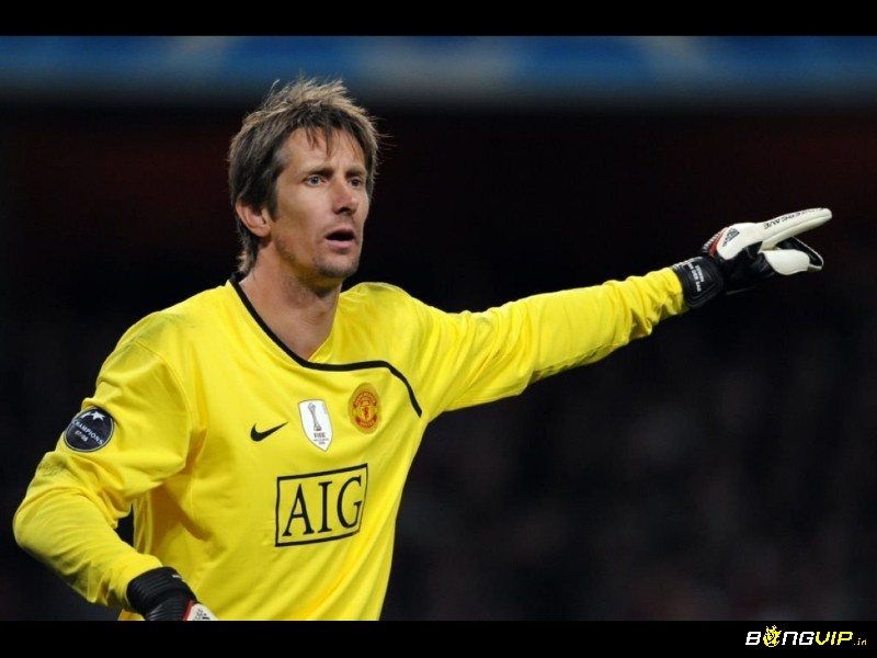 Top 10 cầu thủ cản phá penalty tốt nhất xuất sắc được ca ngợi là Edwin van der Sar