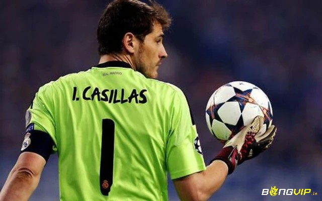 Ấn tượng nhất trong Top 10 cầu thủ cản phá penalty tốt nhất là Iker Casillas