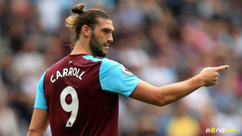 Andy Carroll sở hữu chiều cao ưu việt trong top 10 cầu thủ đánh đầu tốt nhất