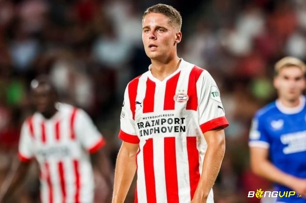 Joey Veerman PSV Eindhoven có 21 kiến tạo trong 51 trận đấu