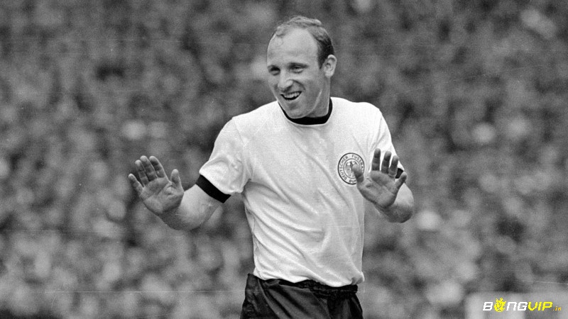 Uwe Seeler là một trong những cầu thủ bóng đá vĩ đại nhất nước Đức