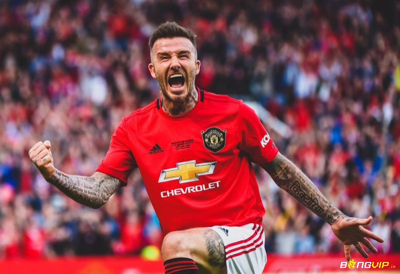 Top 10 cầu thủ sút phạt tốt nhất, thành tích đáng nhớ là Beckham