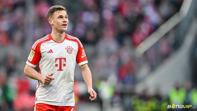 Joshua Kimmich - tiền vệ trung tâm của bóng đá hiện đại, có khả năng tạt bóng xuất sắc