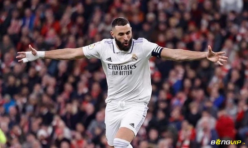 Karim Benzema đã đi vào lịch sử, ghi bàn thứ 1.000 cho Real Madrid