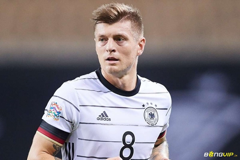 Top 10 tiền vệ xuất sắc nhất - Toni Kroos có chiến thuật sắc sảo trên sân cỏ