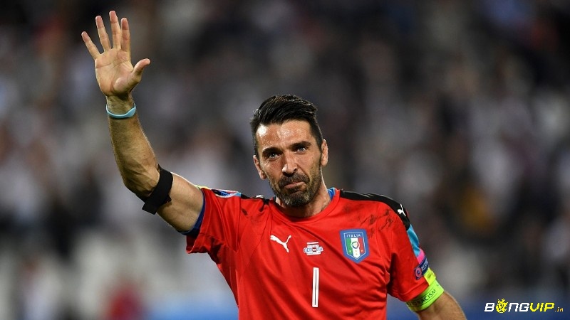 Gianluigi Buffon là Người "cận vệ" cuối cùng của tuyển Italy