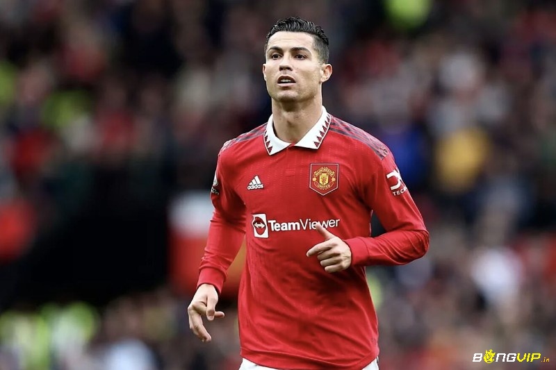 Top 10 cầu thủ dứt điểm tốt nhất hàng đầu là Cristiano Ronaldo