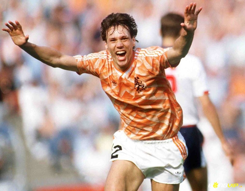 Top 10 tiền đạo xuất sắc nhất - Marco Van Basten