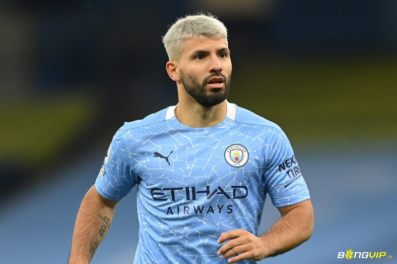 Sergio Aguero là người đầu tiên có tên trong Top 10 cầu thủ xuất sắc nhất Ngoại Hạng Anh