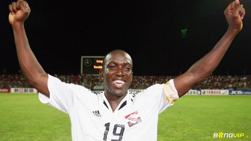 Top 10 cầu thủ xuất sắc nhất Bắc Mỹ phải kể đến Dwight Yorke (Trinidad và Tobago)