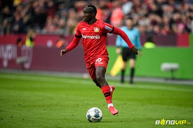 Moussa Diaby có những màn trình diễn xuất sắc trong mùa giải Bundesliga