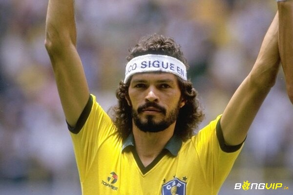 Socrates thuộc đội hình xuất sắc nhất lịch sử bóng đá Brazil