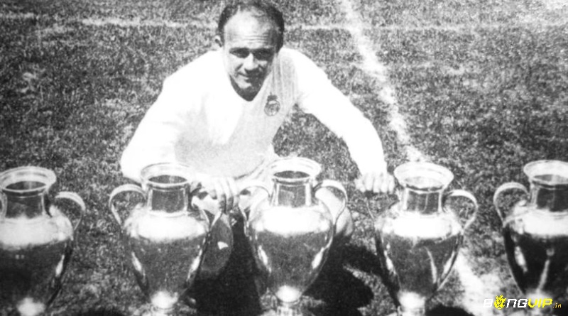 Alfredo Di Stéfano là một huyền thoại đầy tài năng của làng túc cầu