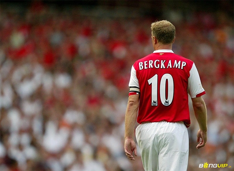 Sự nghiệp với trái bóng tròn của Dennis Bergkamp có rất nhiều câu chuyện để kể