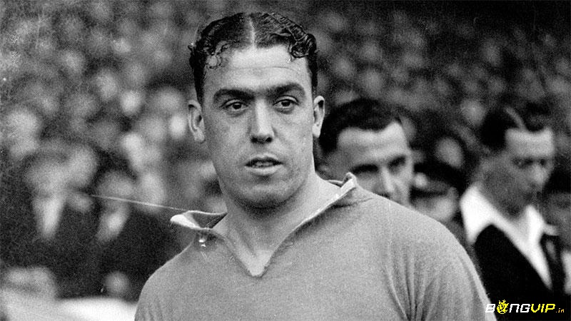 May mắn có duyên với bóng đá đã giúp Dixie Dean toả sáng