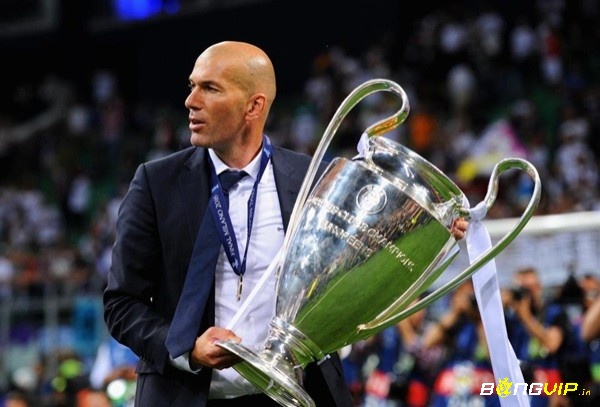 Tiểu sử Zinedine Zidane thành công ở vai trò cầu thủ và HLV