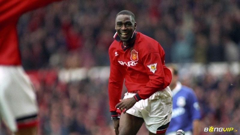 Andy Cole sở hữu cho mình 187 bàn thắng và là cầu thủ đóng góp nhiều cho MU ở thập niên 90 - Cầu thủ ghi nhiều bàn thắng nhất ngoại hạng anh