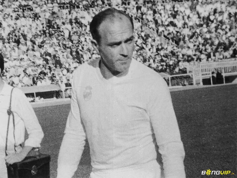 Alfredo Di Stefano có tài năng ấn tượng trong đá bóng