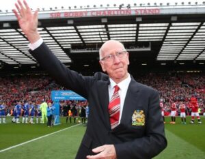 Tiểu sử Bobby Charlton - Tượng đài bất tử của Man United