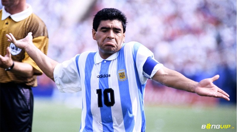 Tiểu sử Diego Maradona đã ghi nhận ông là huyền thoại bóng đá