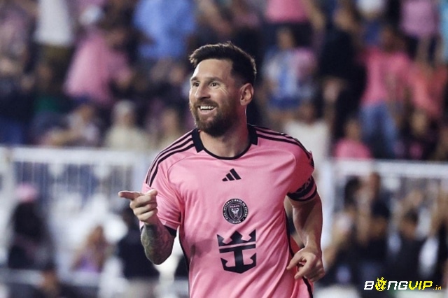 Lionel Messi được fan hâm mộ đánh giá là cầu thủ vĩ đại nhất mọi thời đại