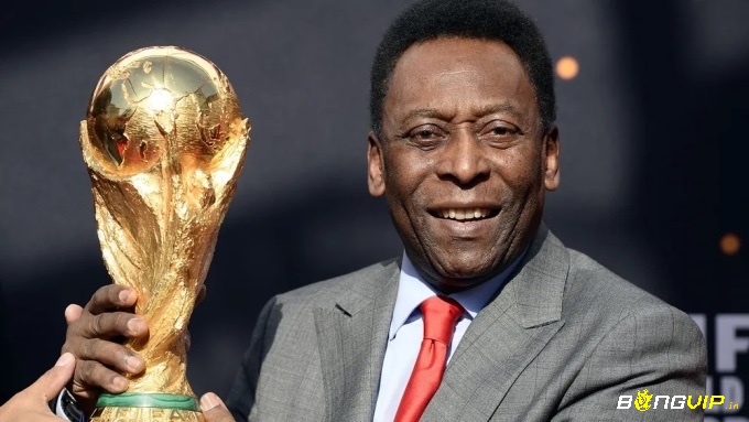 Pelé có tư duy đá bóng cực kỳ xuất sắc và sắc bén