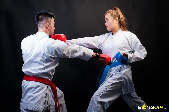 Mỗi trận đấu Kumite kéo dài 3 phút, có thể lên đến 5 phút nếu thay đổi trang thiết bị