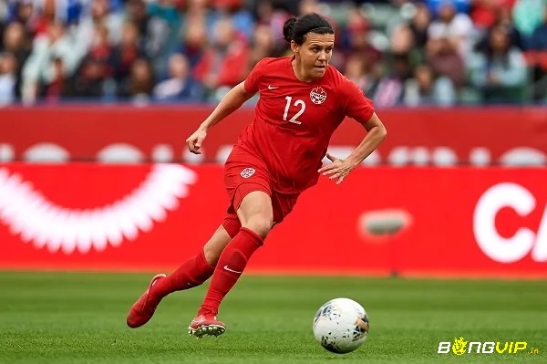 Christine Sinclair là một tiền đạo cực kỳ tài năng và xuất sắc bậc nhất hiện nay